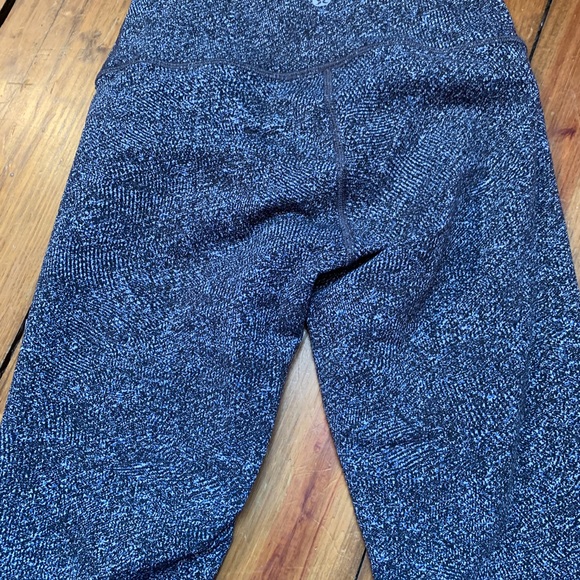 Lululemon Wunder Under Crop - Picture 5 of 6